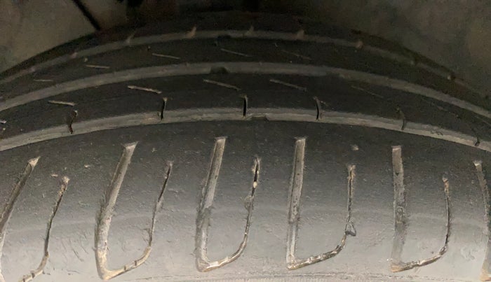 2012 Volkswagen Passat TRENDLINE MT, Diesel, Manual, 94,144 km, Right Front Tyre Tread