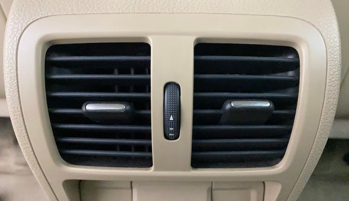 2012 Volkswagen Passat TRENDLINE MT, Diesel, Manual, 94,144 km, Rear AC Vents