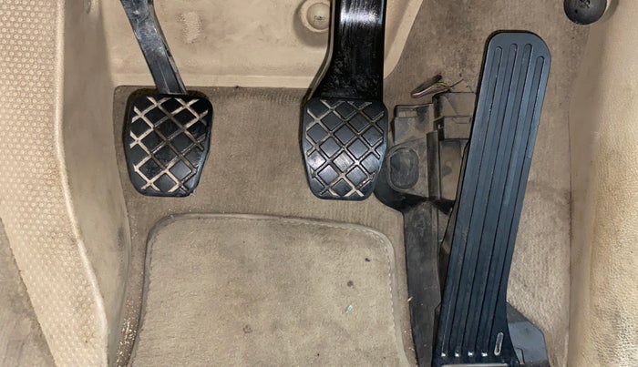 2012 Volkswagen Passat TRENDLINE MT, Diesel, Manual, 94,144 km, Pedals