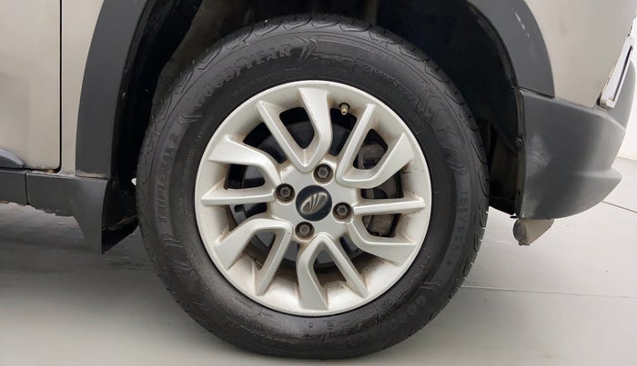 2016 Mahindra Kuv100 K8 6 STR, Petrol, Manual, 45,065 km, Right Front Wheel