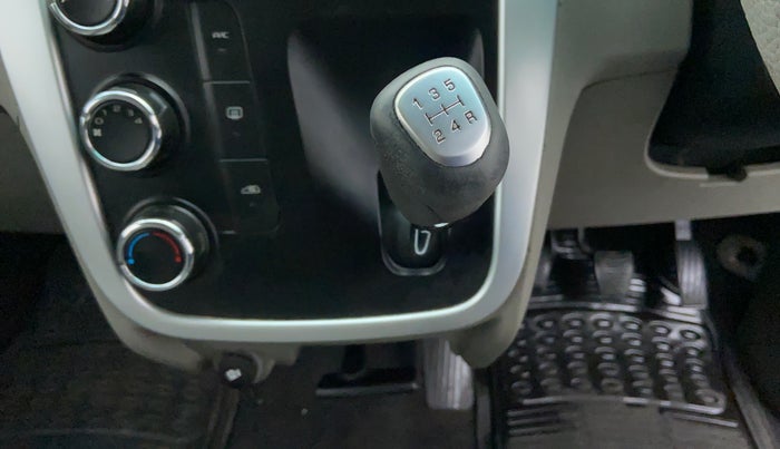 2016 Mahindra Kuv100 K8 6 STR, Petrol, Manual, 45,065 km, Gear Lever