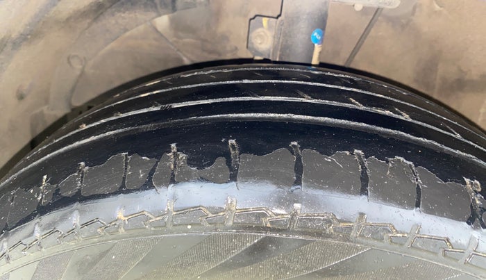 2020 Maruti Ertiga ZXI+ SHVS, Petrol, Manual, 1,27,875 km, Left Front Tyre Tread