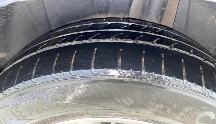 2020 Maruti Ertiga ZXI+ SHVS, Petrol, Manual, 1,27,875 km, Left Rear Tyre Tread
