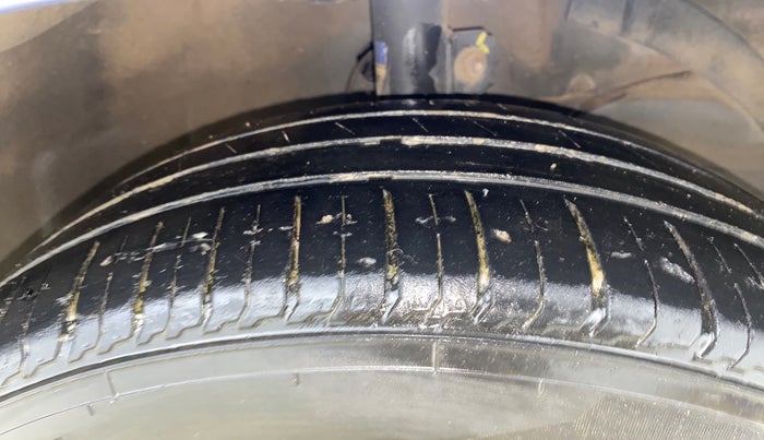 2020 Maruti Ertiga ZXI+ SHVS, Petrol, Manual, 1,27,875 km, Right Front Tyre Tread