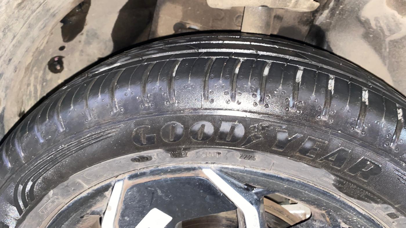 2025 Tata Curvv Accomplished S 1.2 Petrol 7DCA, Petrol, Automatic, 4,303 km, Right Front Tyre Tread