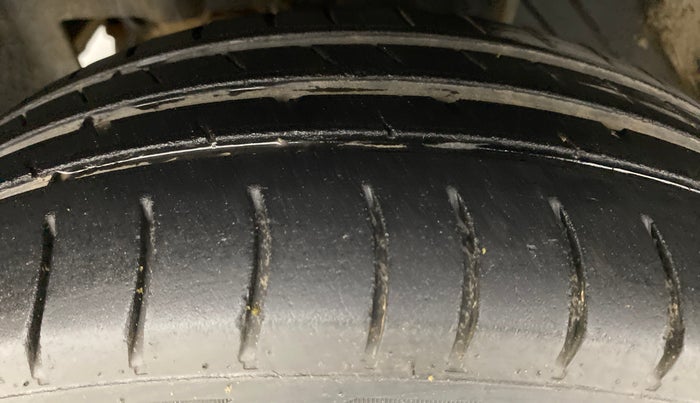 2015 Datsun Go Plus T, Petrol, Manual, 60,589 km, Left Front Tyre Tread