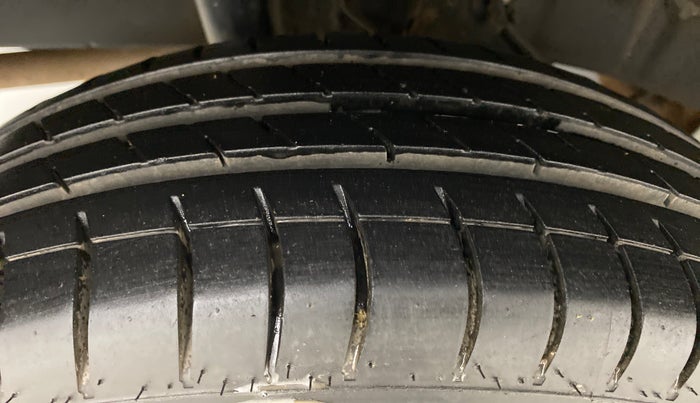 2015 Datsun Go Plus T, Petrol, Manual, 60,589 km, Right Rear Tyre Tread