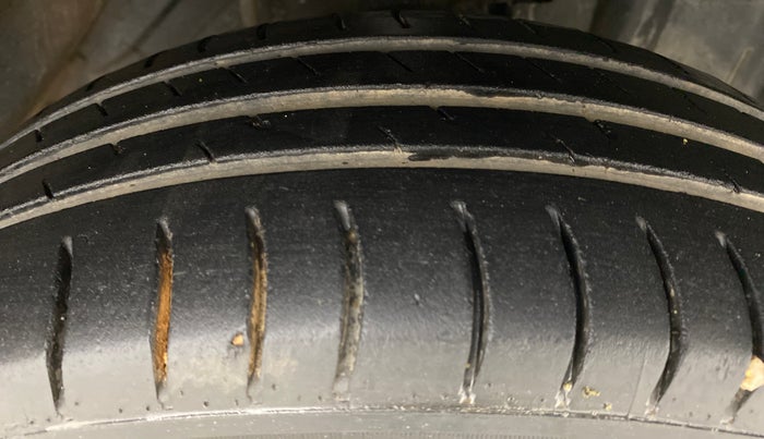 2015 Datsun Go Plus T, Petrol, Manual, 60,589 km, Right Front Tyre Tread