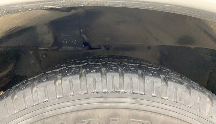 2013 Mahindra Scorpio VLX 2WD AIRBAG, Diesel, Manual, 1,44,881 km, Right Front Tyre Tread