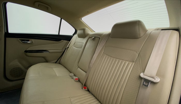 2016 Maruti Ciaz VXI OPT, Petrol, Manual, 32,941 km, Right Side Rear Door Cabin