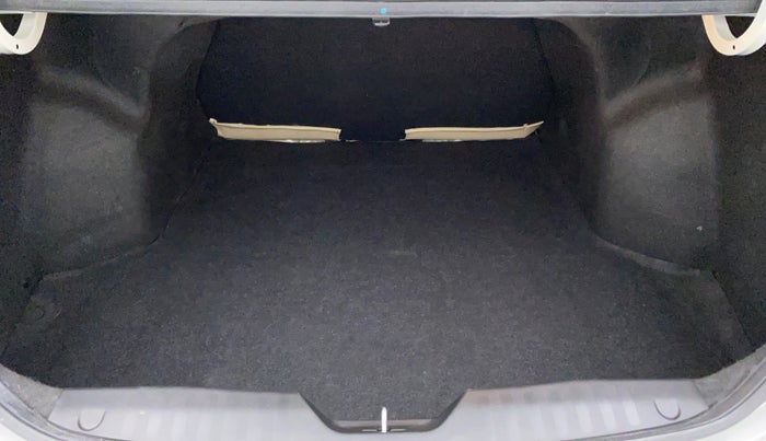 2016 Maruti Ciaz VXI OPT, Petrol, Manual, 32,941 km, Boot Inside