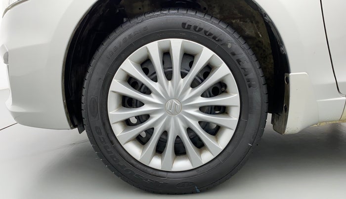 2016 Maruti Ciaz VXI OPT, Petrol, Manual, 32,941 km, Left Front Wheel
