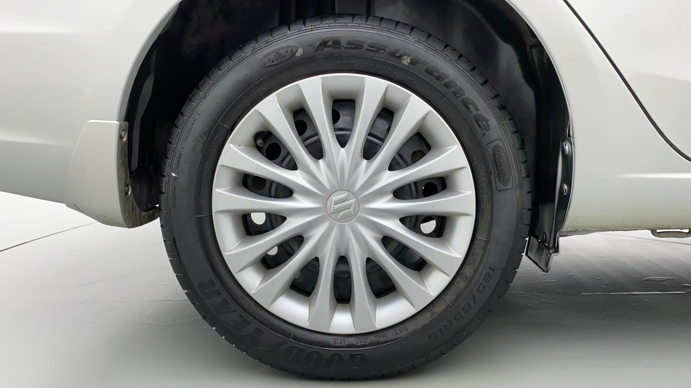 2016 Maruti Ciaz VXI OPT, Petrol, Manual, 32,941 km, Right Rear Wheel