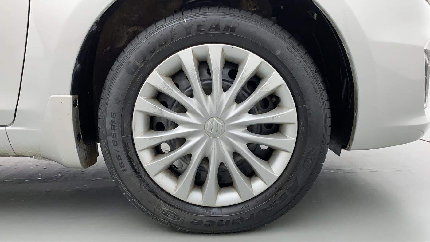 2016 Maruti Ciaz VXI OPT, Petrol, Manual, 32,941 km, Right Front Wheel