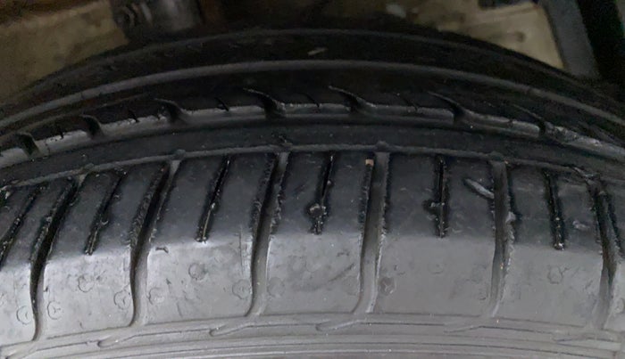 2016 Maruti Ciaz VXI OPT, Petrol, Manual, 32,941 km, Right Rear Tyre Tread