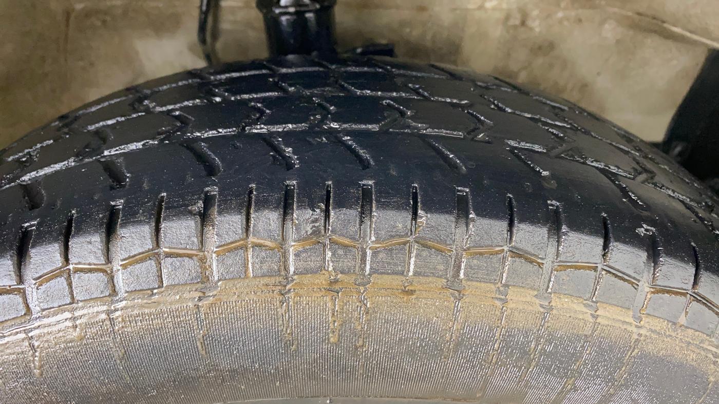 2011 Maruti Swift Dzire LXI, Petrol, Manual, 88,522 km, Right Front Tyre Tread