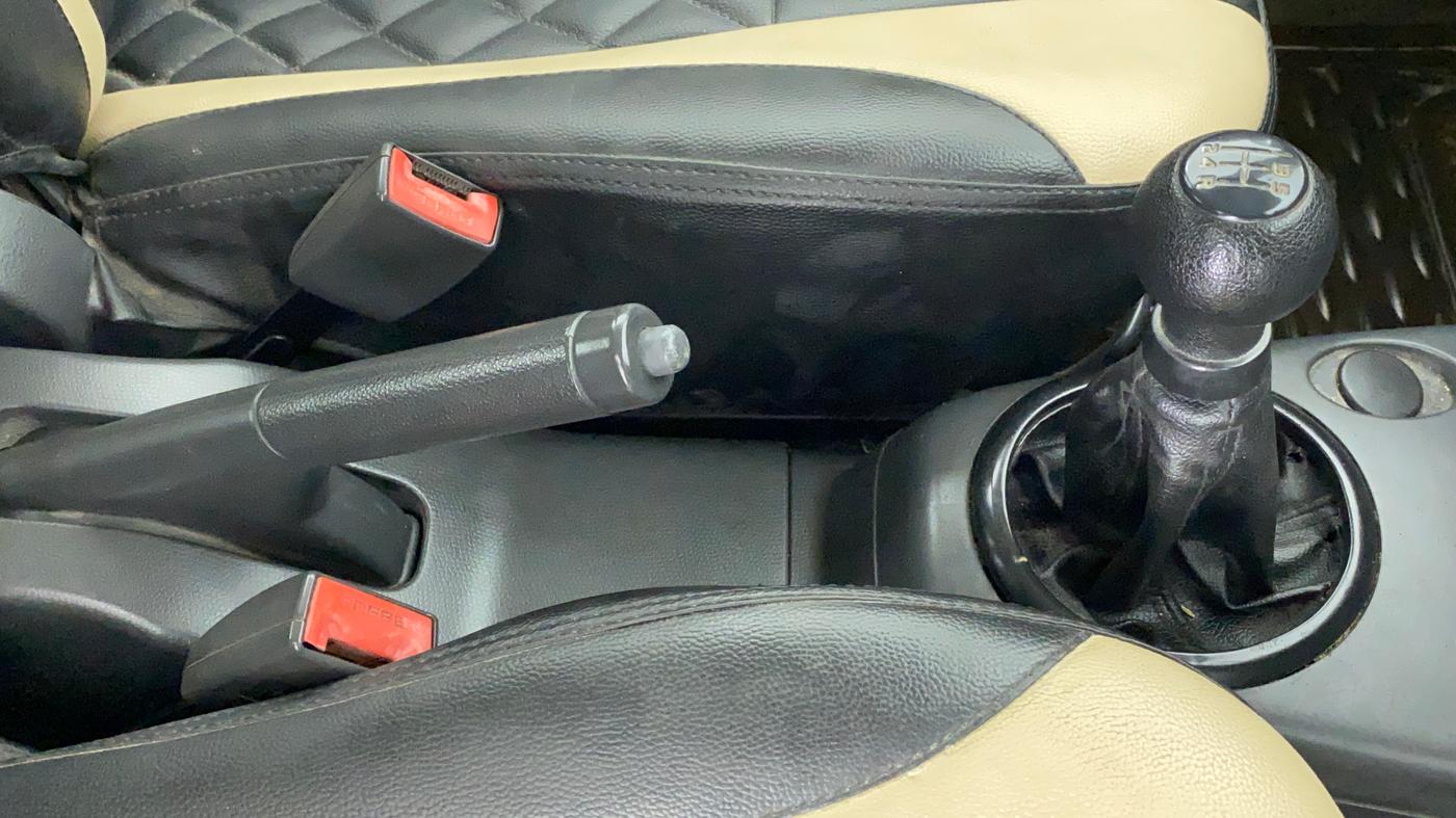 2011 Maruti Swift Dzire LXI, Petrol, Manual, 88,522 km, Gear Lever