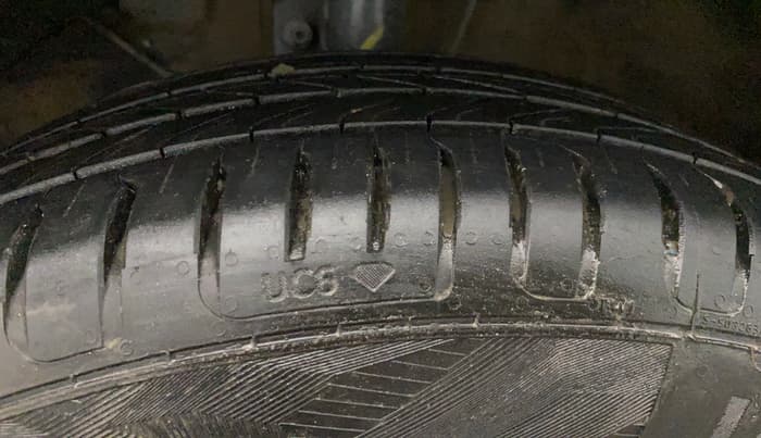 2016 Maruti Baleno DELTA PETROL 1.2, Petrol, Manual, 81,667 km, Left Front Tyre Tread