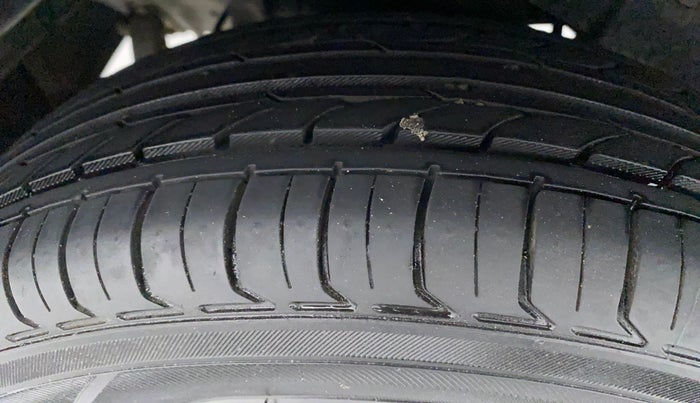 2014 Hyundai Santro Xing GLS, Petrol, Manual, 44,196 km, Right Rear Tyre Tread
