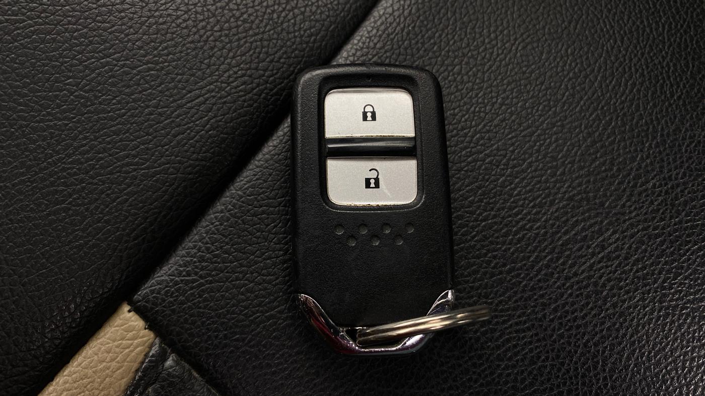 2019 Honda Jazz 1.2L I-VTEC VX CVT, Petrol, Automatic, 29,451 km, Key Close Up