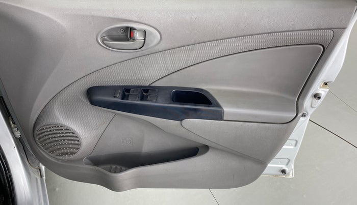 2011 Toyota Etios G, CNG, Manual, 73,470 km, Driver Side Door Panels Control