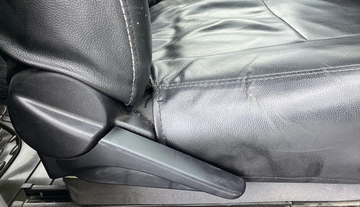 2011 Toyota Etios G, CNG, Manual, 73,470 km, Driver Side Adjustment Panel