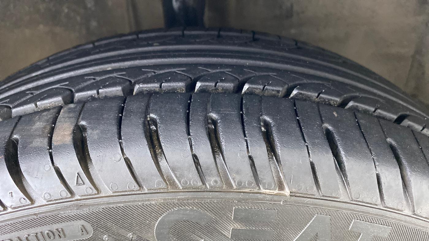 2011 Toyota Etios G, CNG, Manual, 73,470 km, Right Front Tyre Tread