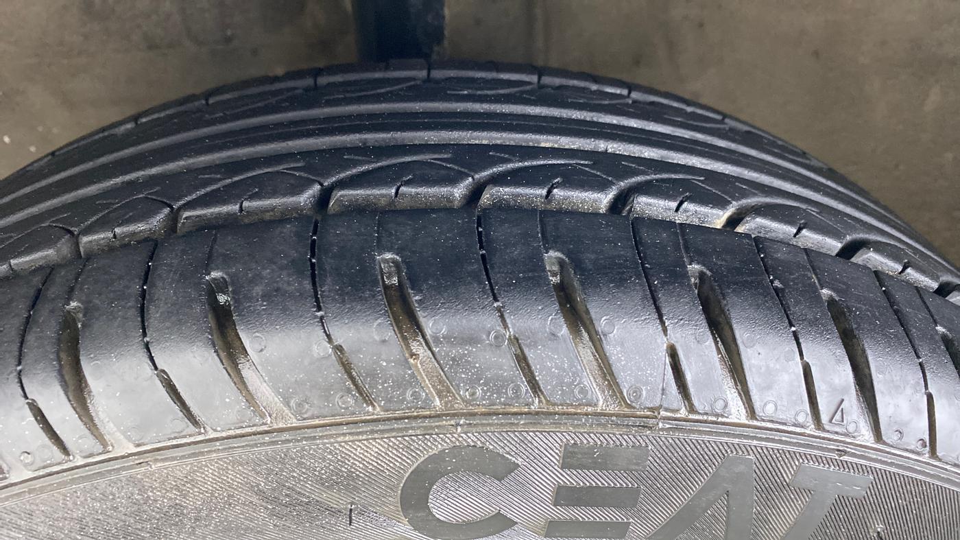 2011 Toyota Etios G, CNG, Manual, 73,470 km, Left Front Tyre Tread