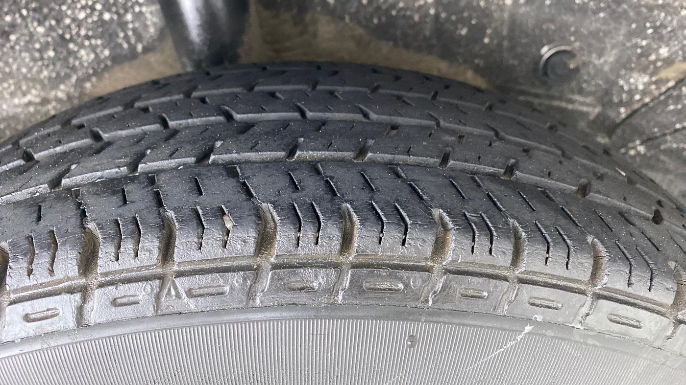 2011 Toyota Etios G, CNG, Manual, 73,470 km, Right Rear Tyre Tread