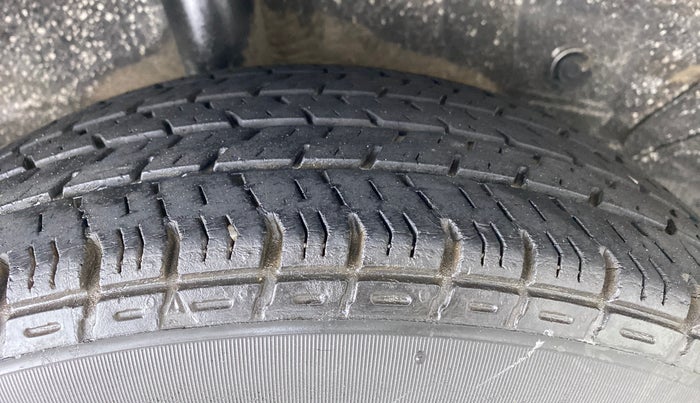 2011 Toyota Etios G, CNG, Manual, 73,470 km, Right Rear Tyre Tread
