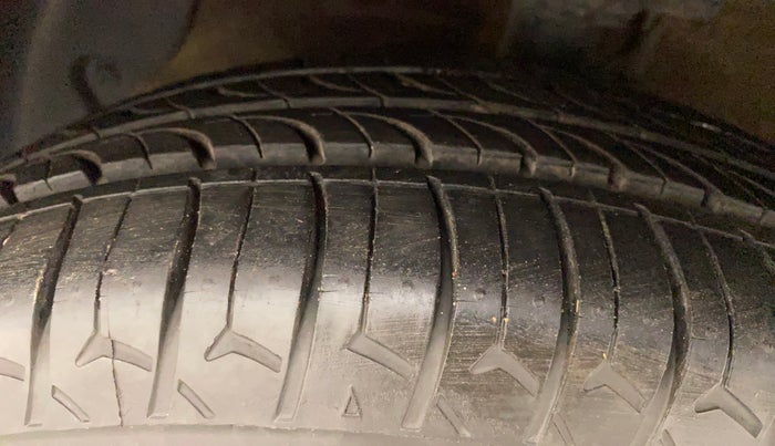 2018 Hyundai Grand i10 SPORTZ AT 1.2 KAPPA VTVT, Petrol, Automatic, 52,383 km, Left Front Tyre Tread