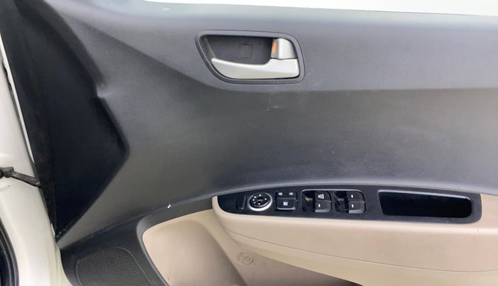 2015 Hyundai Grand i10 SPORTZ 1.2 KAPPA VTVT, Petrol, Manual, 53,268 km, Driver Side Door Panels Control