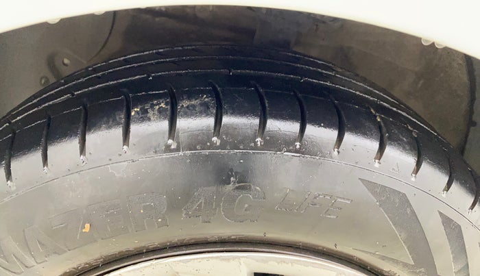 2015 Hyundai Grand i10 SPORTZ 1.2 KAPPA VTVT, Petrol, Manual, 53,268 km, Left Front Tyre Tread