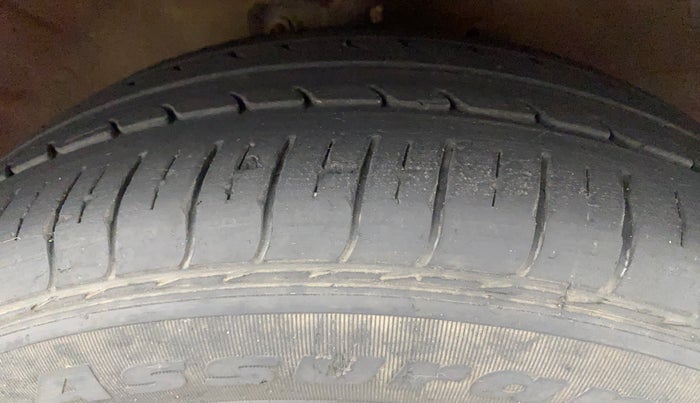 2016 Maruti Celerio VXI AMT, Petrol, Automatic, 65,895 km, Right Front Tyre Tread