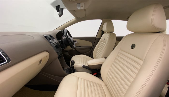 2015 Skoda Rapid 1.5 TDI MT Ambition Plus, Diesel, Manual, 70,233 km, Right Side Front Door Cabin