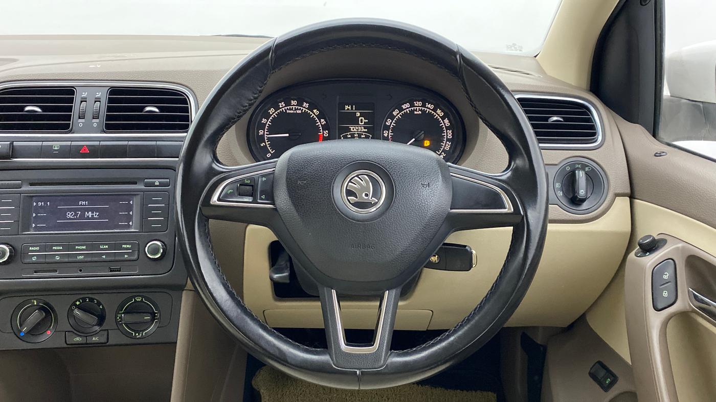 2015 Skoda Rapid 1.5 TDI MT Ambition Plus, Diesel, Manual, 70,233 km, Steering Wheel Close Up