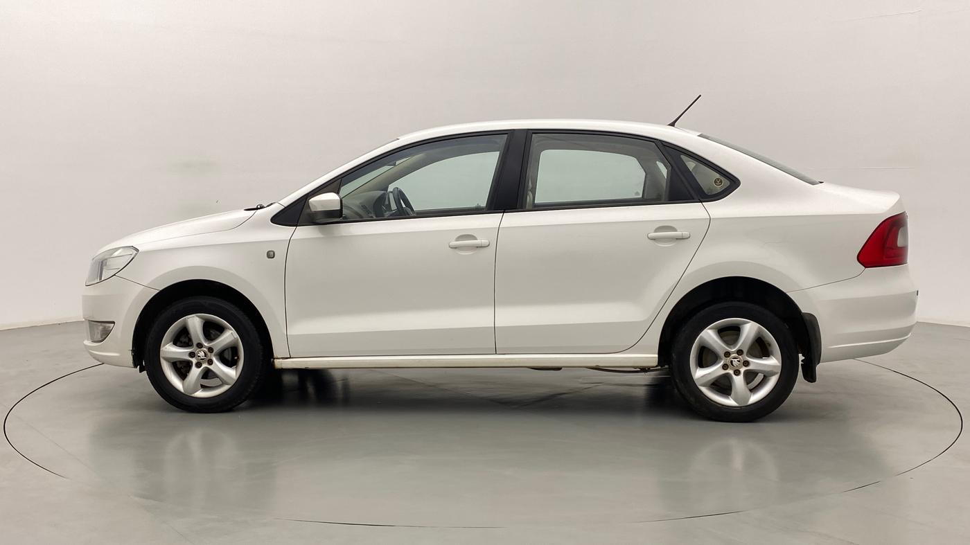 2015 Skoda Rapid 1.5 TDI MT Ambition Plus, Diesel, Manual, 70,233 km, Left Side