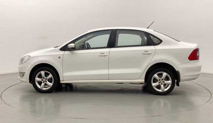 2015 Skoda Rapid 1.5 TDI MT Ambition Plus, Diesel, Manual, 70,233 km, Left Side