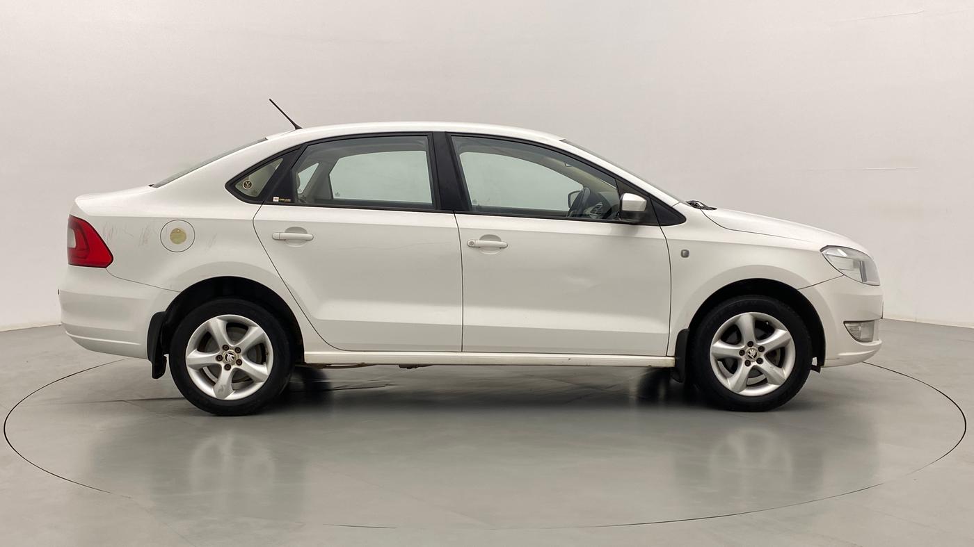 2015 Skoda Rapid 1.5 TDI MT Ambition Plus, Diesel, Manual, 70,233 km, Right Side View