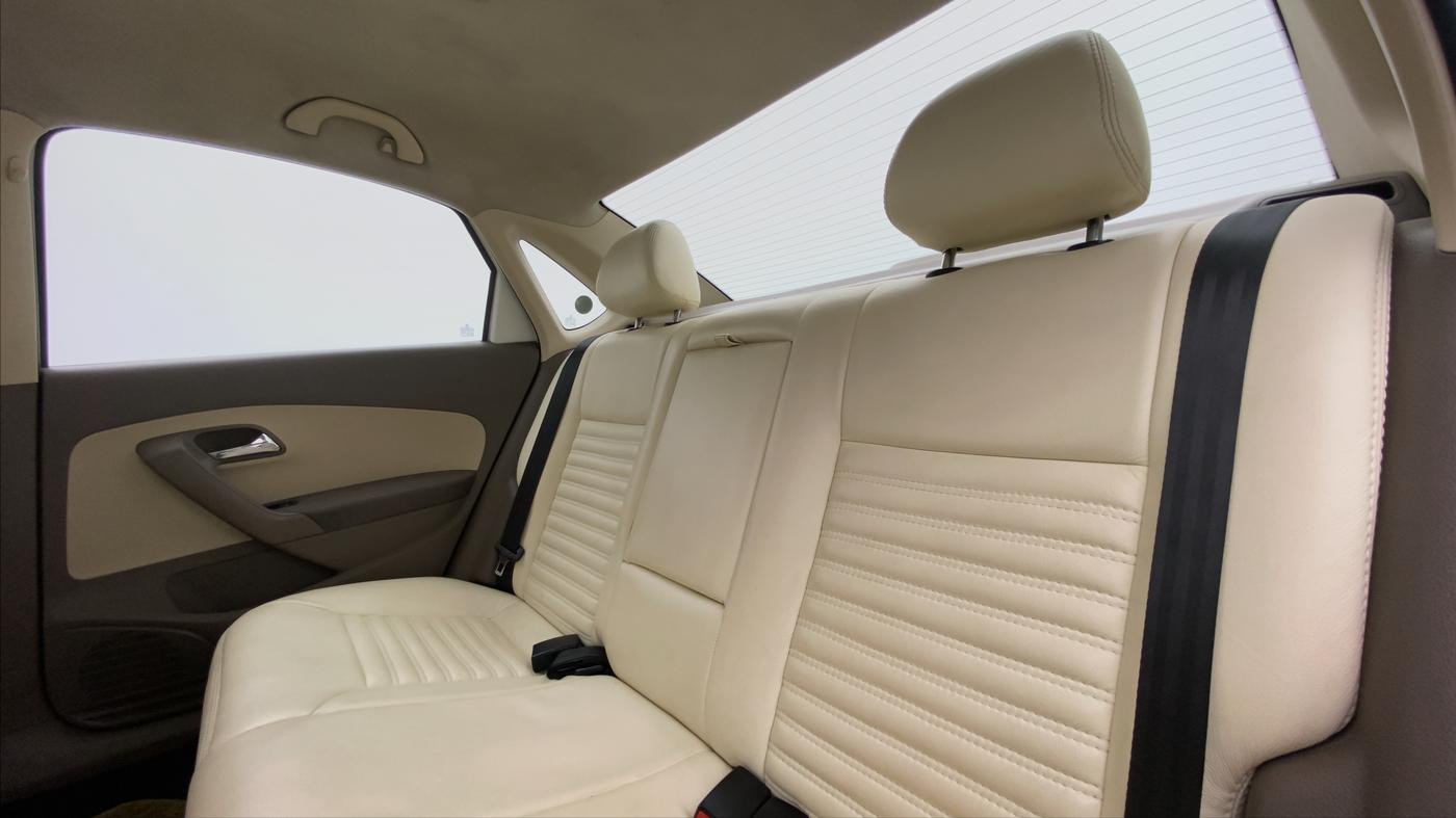 2015 Skoda Rapid 1.5 TDI MT Ambition Plus, Diesel, Manual, 70,233 km, Right Side Rear Door Cabin