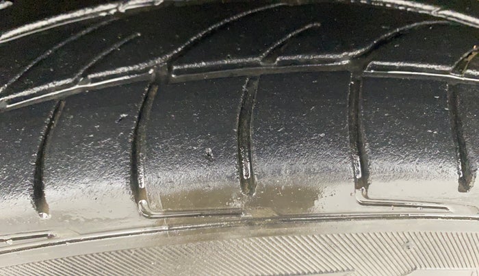 2017 Maruti S Cross ZETA 1.3, Diesel, Manual, 94,314 km, Left Front Tyre Tread