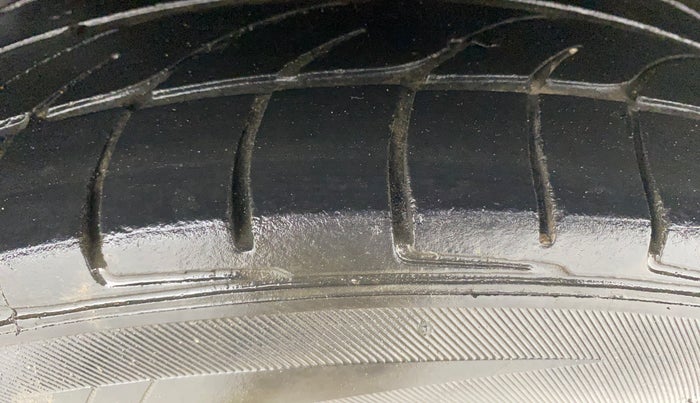 2017 Maruti S Cross ZETA 1.3, Diesel, Manual, 94,314 km, Left Rear Tyre Tread