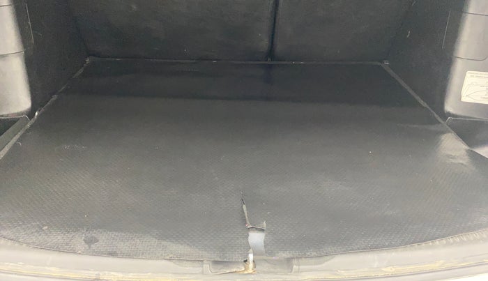 2017 Maruti S Cross ZETA 1.3, Diesel, Manual, 94,314 km, Boot Inside