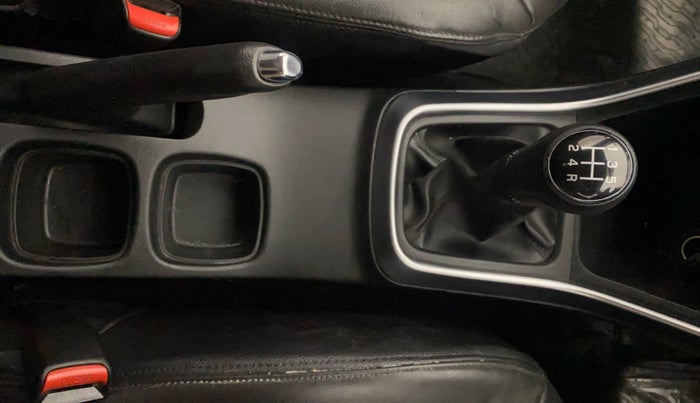 2018 Maruti S Cross ZETA 1.3, Diesel, Manual, 1,13,361 km, Gear Lever