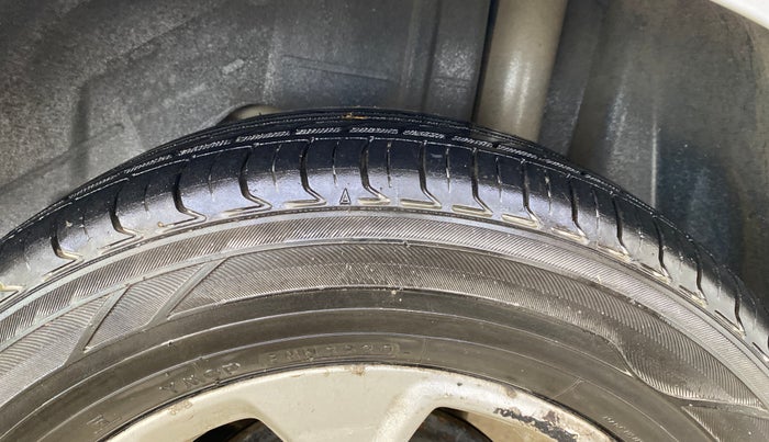 2017 Ford Figo Aspire TITANIUM 1.5 PETROL AT, Petrol, Automatic, 52,401 km, Left Rear Tyre Tread