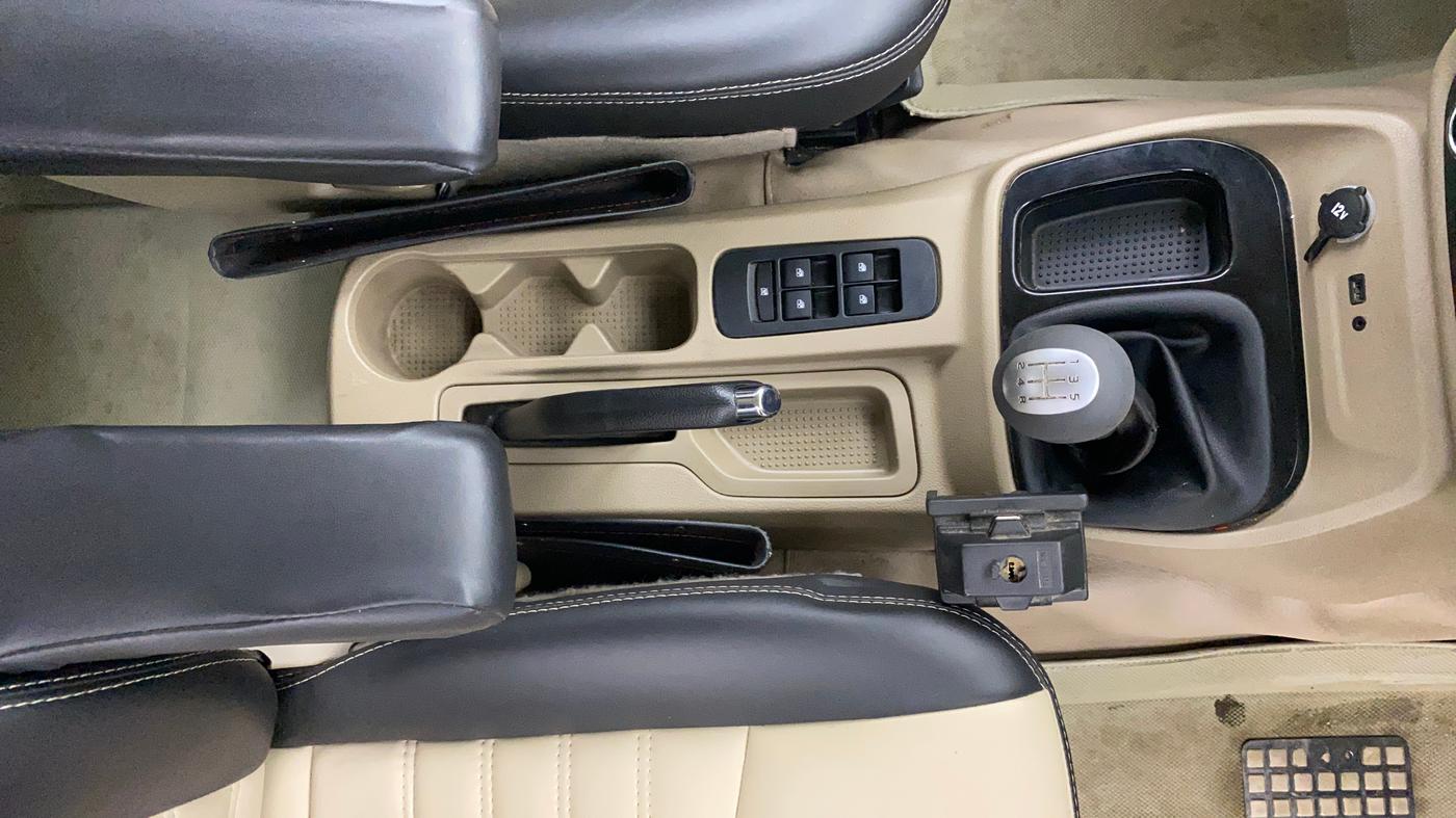 2021 Mahindra BOLERO NEO N10 R, Diesel, Manual, 1,24,465 km, Gear Lever
