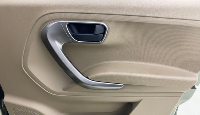 2021 Mahindra BOLERO NEO N10 R, Diesel, Manual, 1,24,389 km, Driver Side Door Panels Control