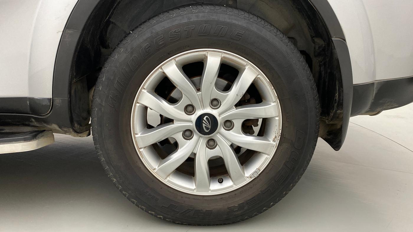 2016 Mahindra XUV500 W10, Diesel, Manual, 62,946 km, Left Rear Wheel