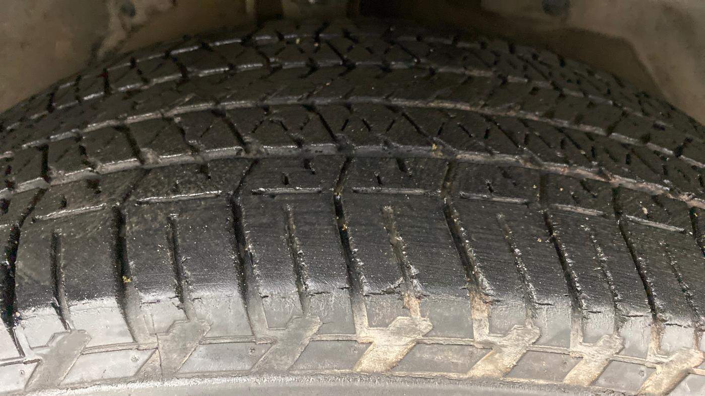 2016 Mahindra XUV500 W10, Diesel, Manual, 62,946 km, Right Front Tyre Tread