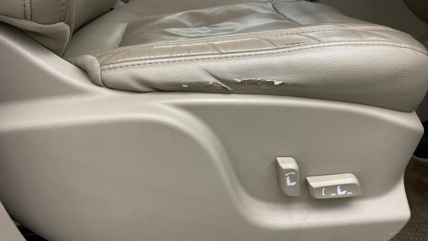 2016 Mahindra XUV500 W10, Diesel, Manual, 62,946 km, Driver Side Adjustment Panel